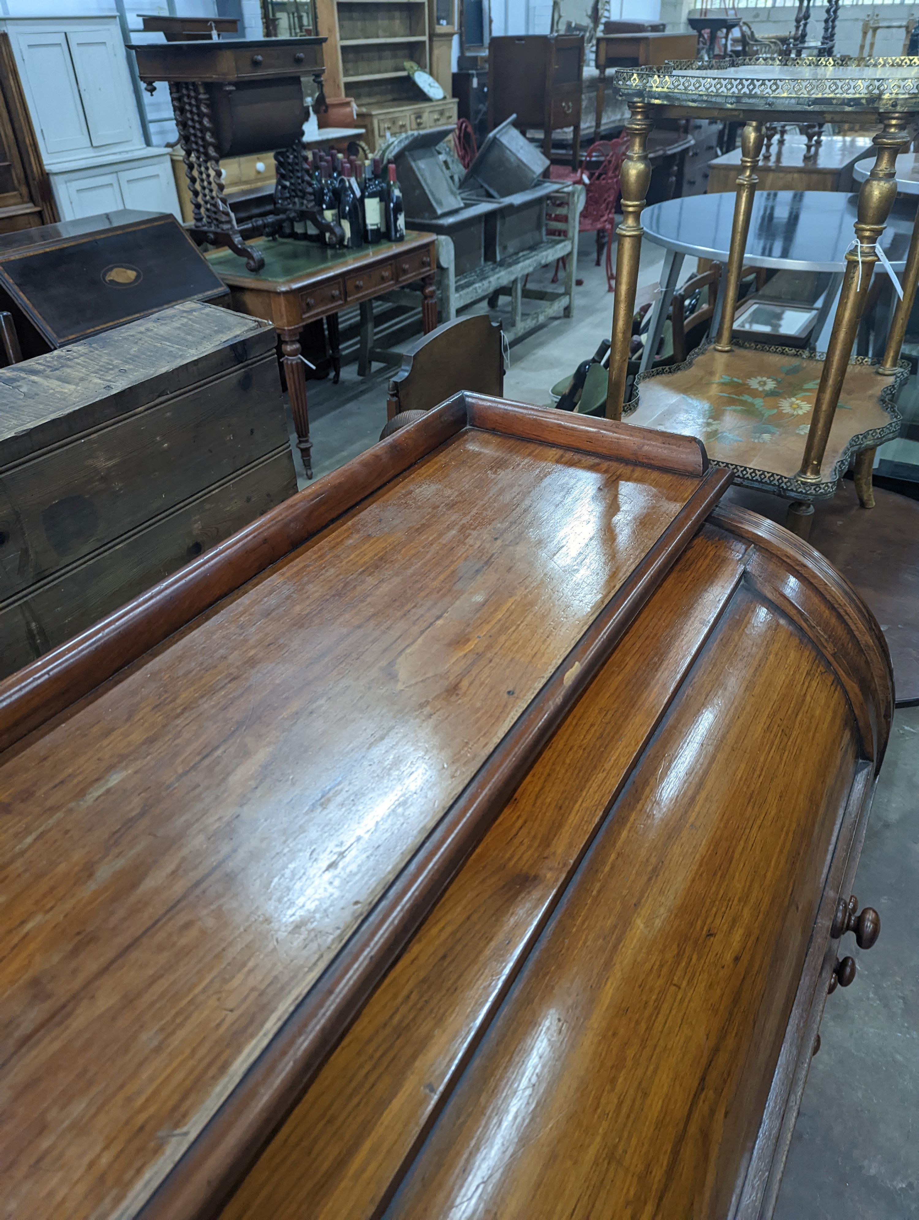 A Victorian walnut cylinder bureau, width 120cm, depth 62cm, height 110cm